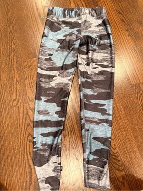 Terez Kids Blue and Gray Camo Leggings